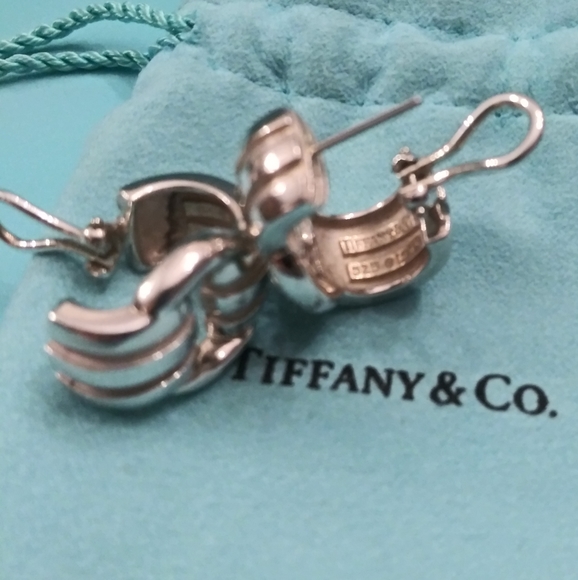 Tiffany & Co. Vintage Atlas Earrings - Picture 5 of 5